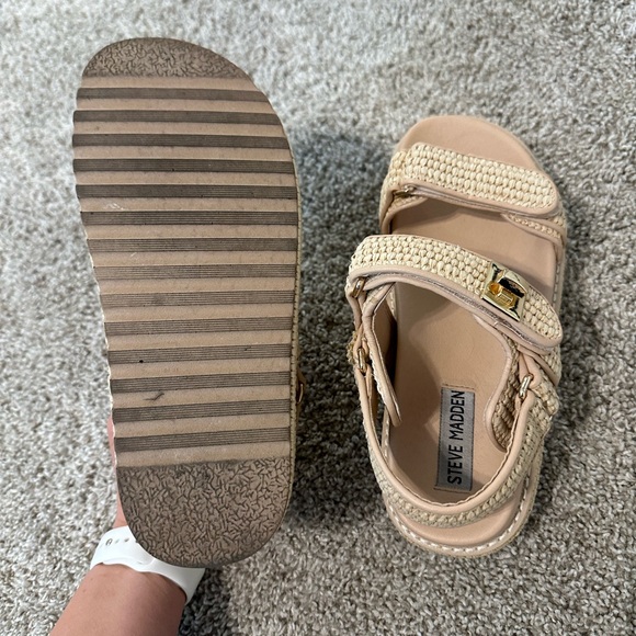 Steve Madden Women's Bigmona Sandal - Size 6.5 - Picture 4 of 8